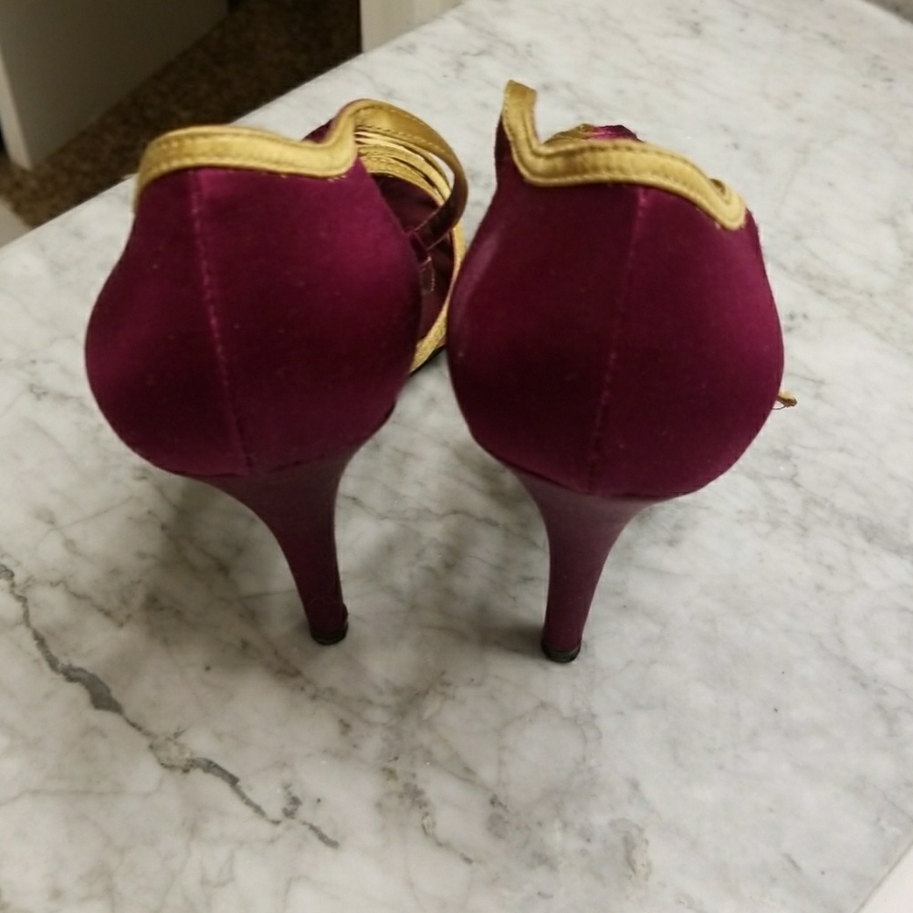 Shoes - Picture 2 of 4